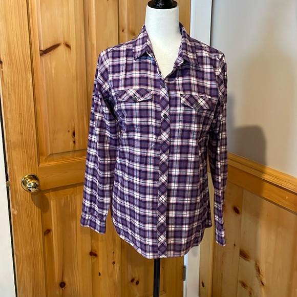 Eddie Bauer woman’s light flannel shirt. Medium - Picture 1 of 11
